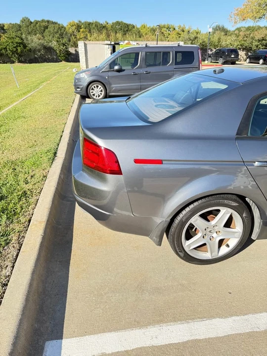 2005 Acura TL 3rd Gen - Image 5 of 16