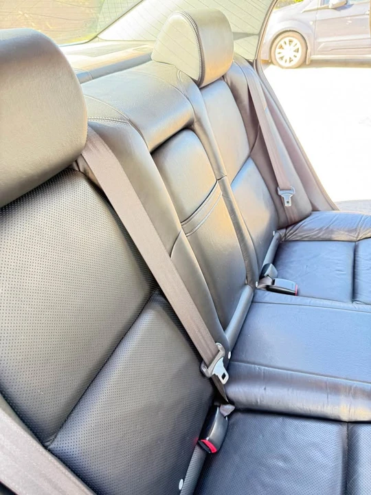 2005 Acura TL 3rd Gen - Image 14 of 16