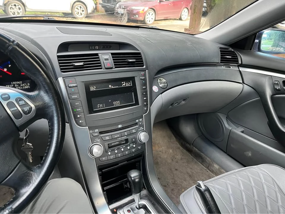 2005 Acura TL 3rd Gen - Image 4 of 9
