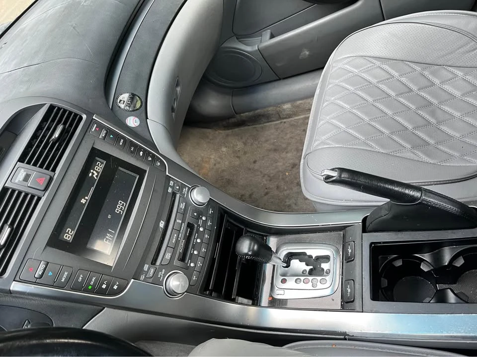 2005 Acura TL 3rd Gen - Image 8 of 9