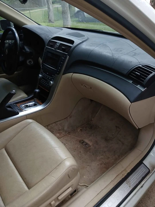 2005 Acura TL 3rd Gen - Image 2 of 19