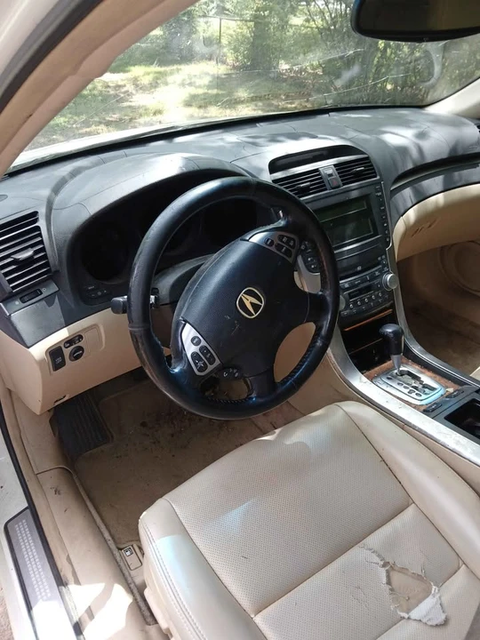 2005 Acura TL 3rd Gen - Image 13 of 19