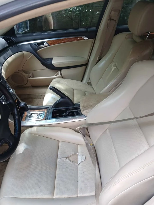 2005 Acura TL 3rd Gen - Image 12 of 19