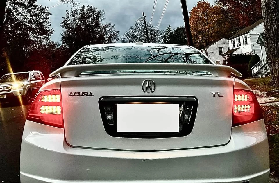 2005 Acura TL 3rd Gen - Image 4 of 10