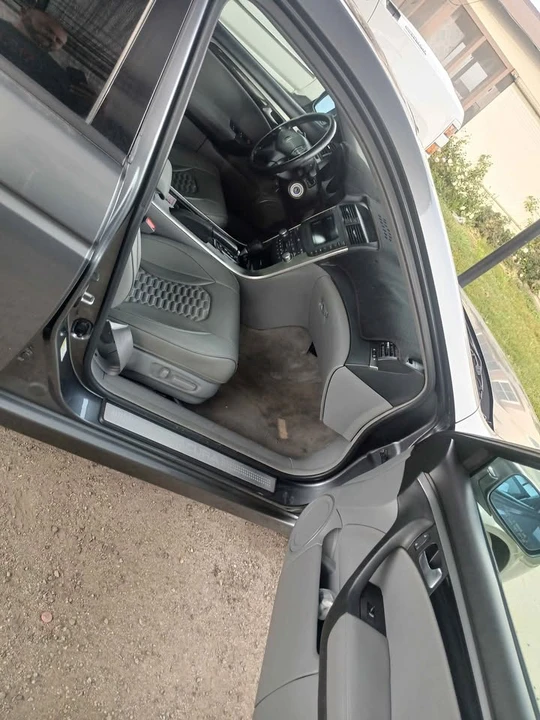 2005 Acura TL 3rd Gen - Image 11 of 14