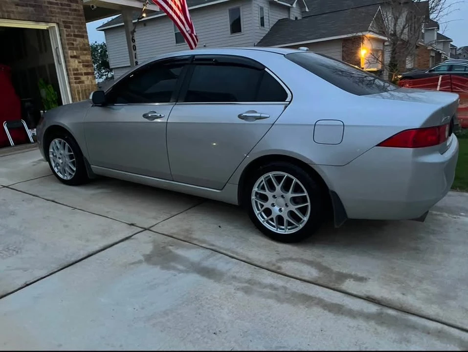 2005 Acura TSX 1st Gen - Image 3 of 4