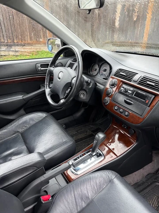 2005 Acura EL - Image 2 of 6
