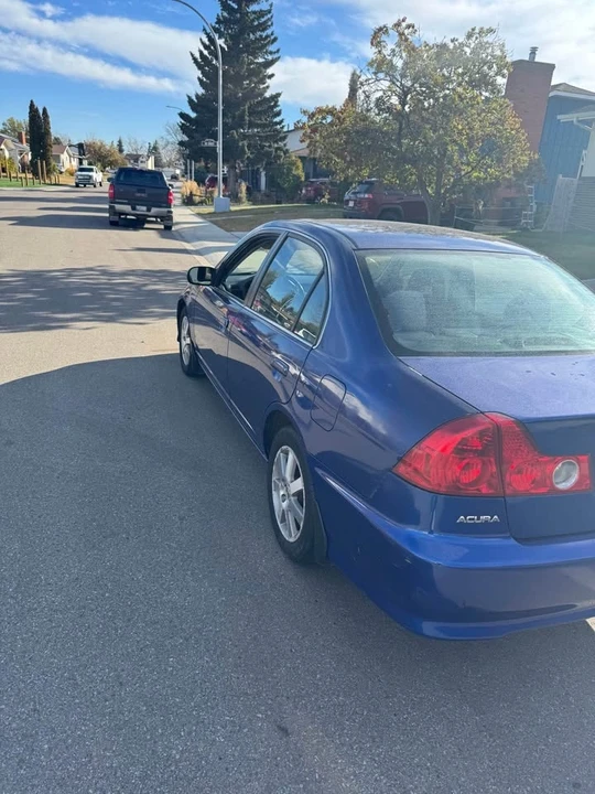 2005 Acura EL - Image 2 of 7