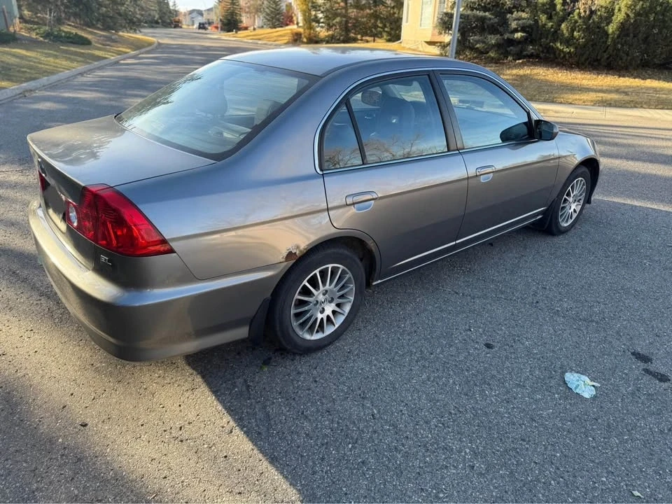 2005 Acura EL - Image 4 of 10