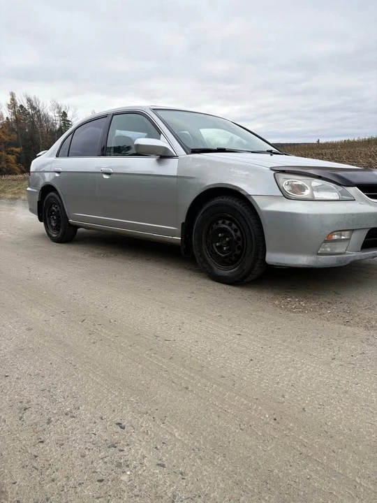 2005 Acura EL - Image 2 of 5