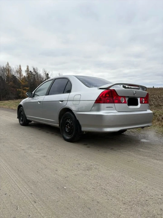 2005 Acura EL - Image 3 of 5