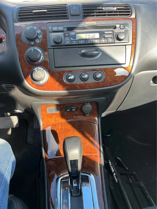 2005 Acura EL - Image 13 of 17
