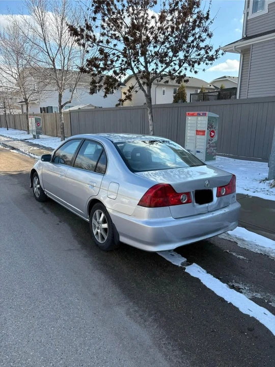 2005 Acura EL - Image 3 of 9