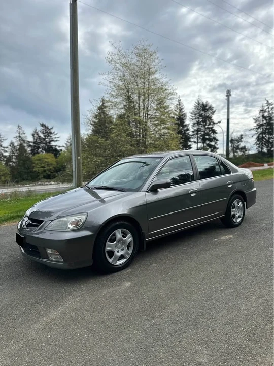 2005 Acura EL - Image 2 of 17