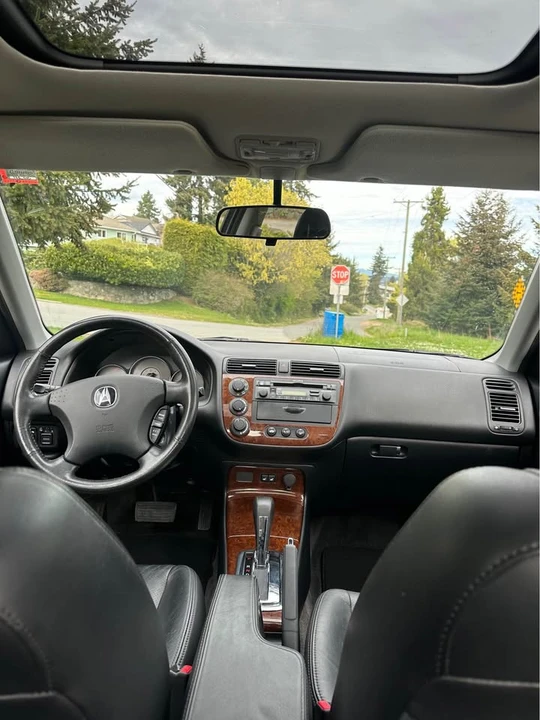 2005 Acura EL - Image 10 of 17