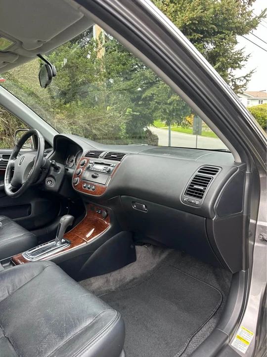 2005 Acura EL - Image 12 of 17
