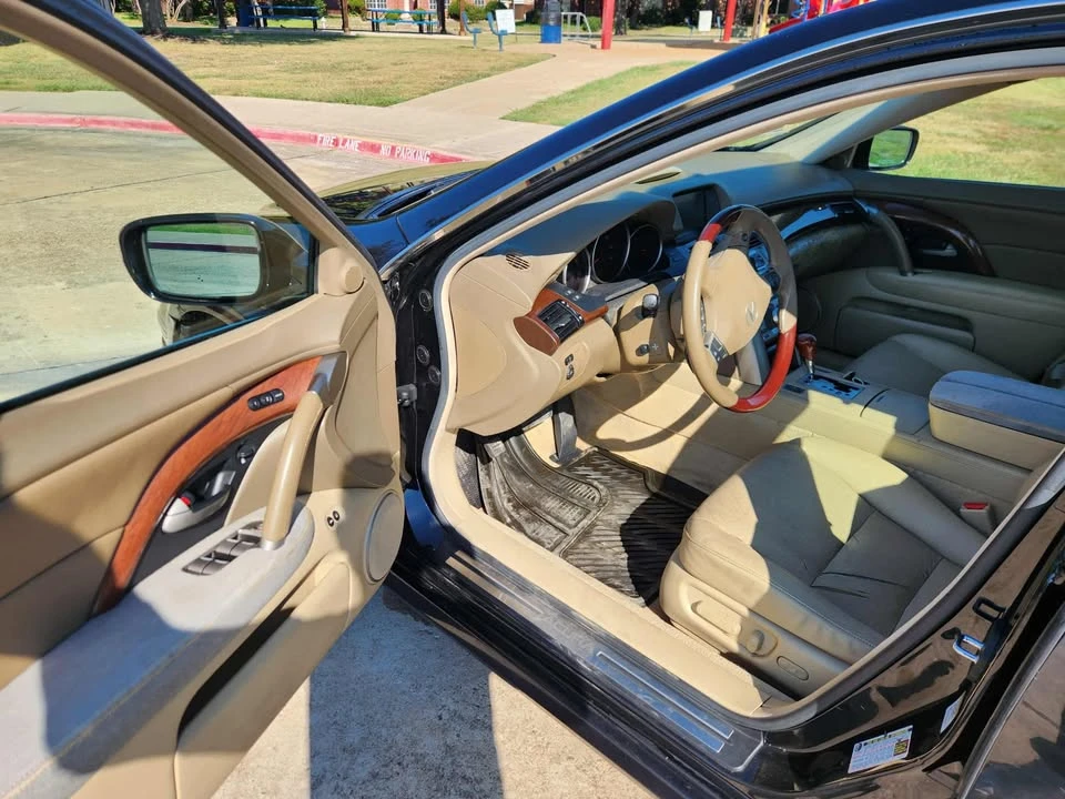 2005 Acura RL 2nd Gen - Image 11 of 17