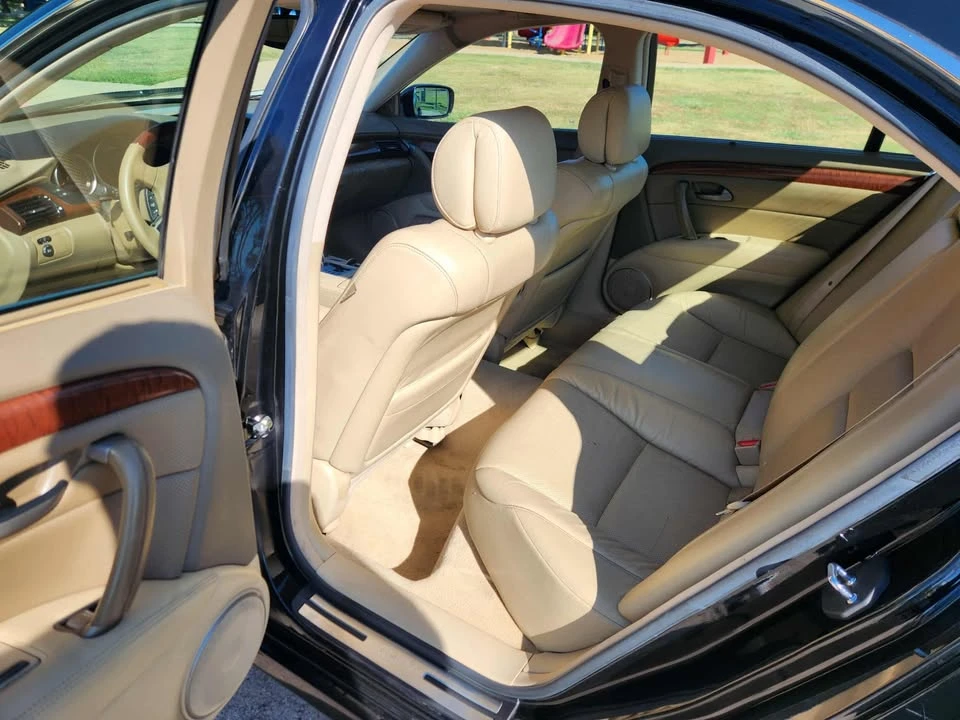 2005 Acura RL 2nd Gen - Image 14 of 17
