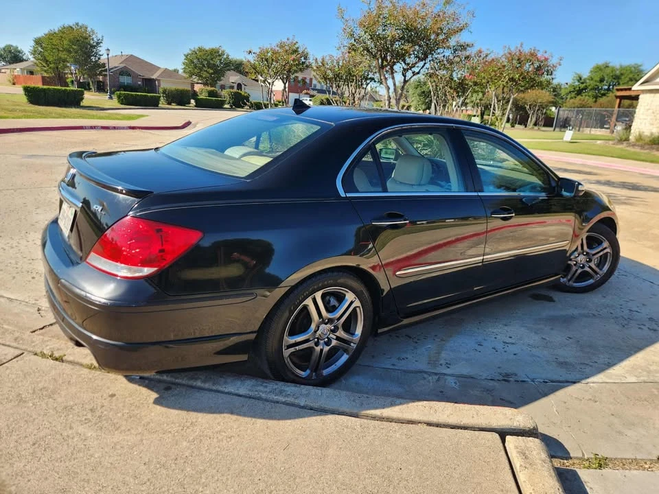 2005 Acura RL 2nd Gen - Image 4 of 17