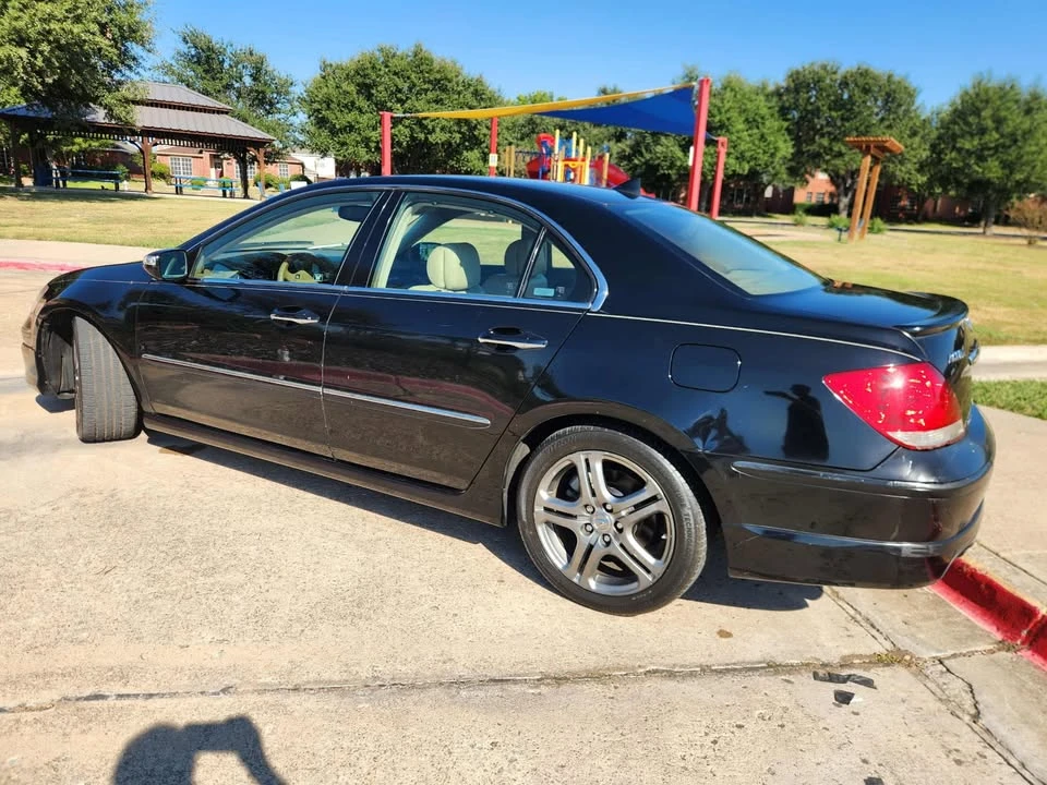 2005 Acura RL 2nd Gen - Image 3 of 17