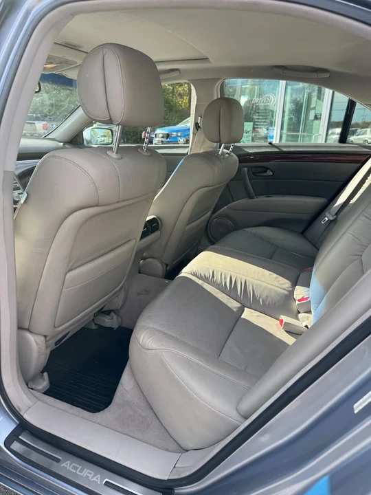 2005 Acura RL 2nd Gen - Image 13 of 14