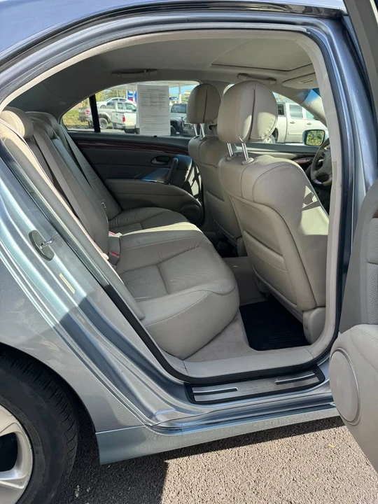 2005 Acura RL 2nd Gen - Image 10 of 14