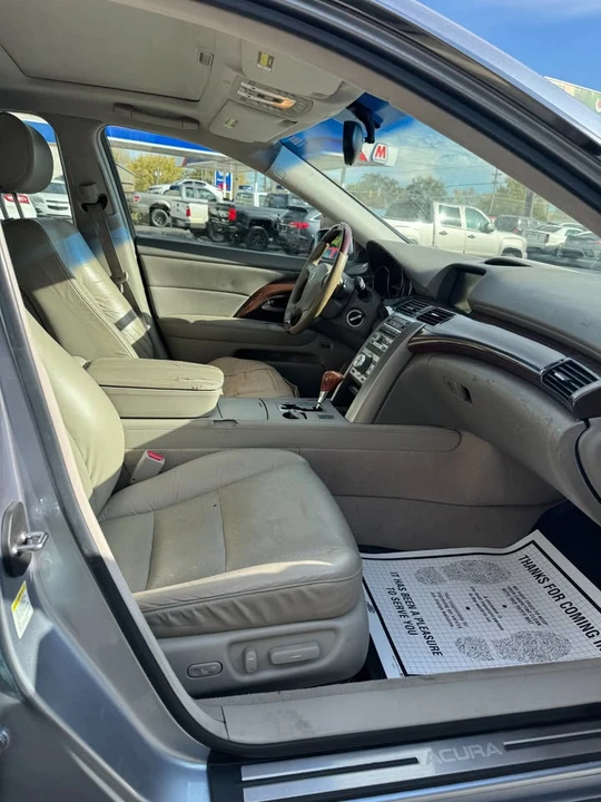 2005 Acura RL 2nd Gen - Image 8 of 14