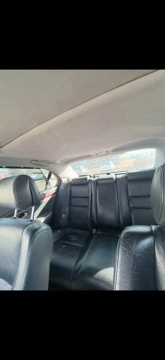 2005 Acura RL 2nd Gen - Image 6 of 8