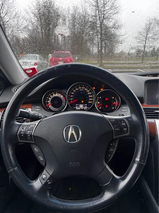 2005 Acura RL 2nd Gen - Image 5 of 6