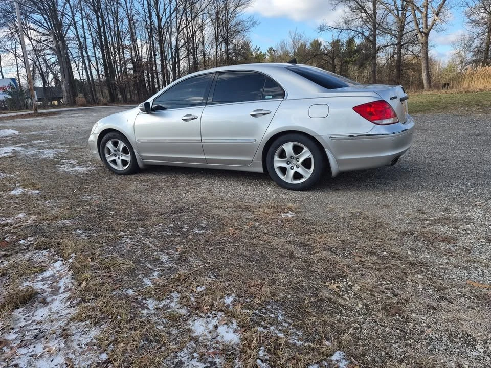 2005 Acura RL 2nd Gen - Image 2 of 7