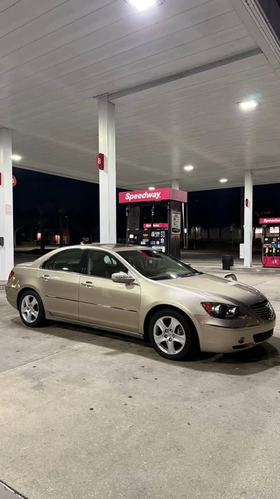 2005 Acura RL 2nd Gen - Image 5 of 15