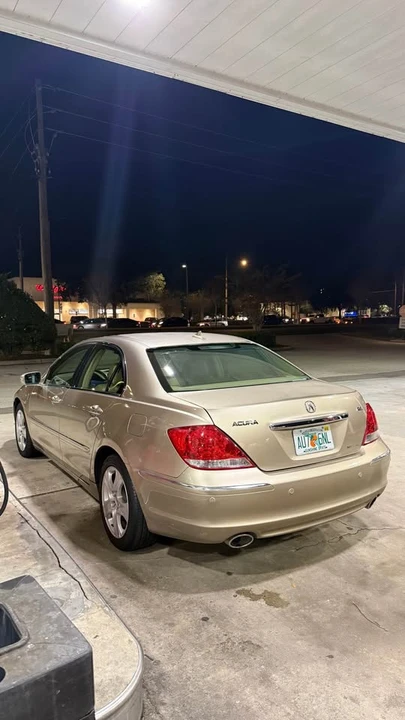 2005 Acura RL 2nd Gen - Image 2 of 15