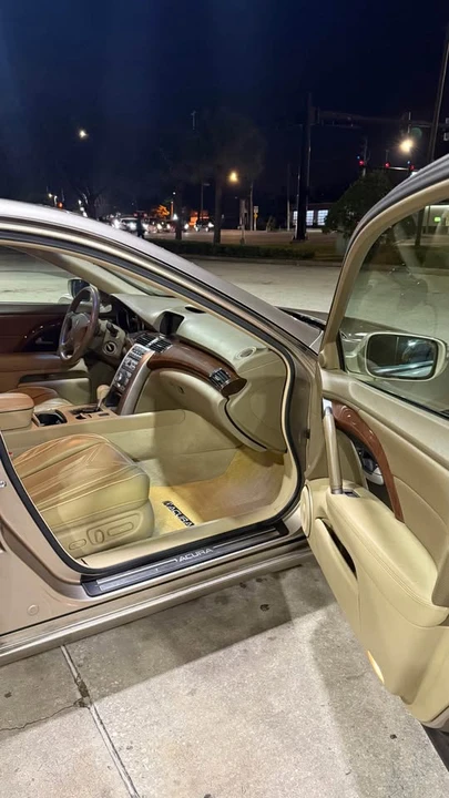 2005 Acura RL 2nd Gen - Image 11 of 15