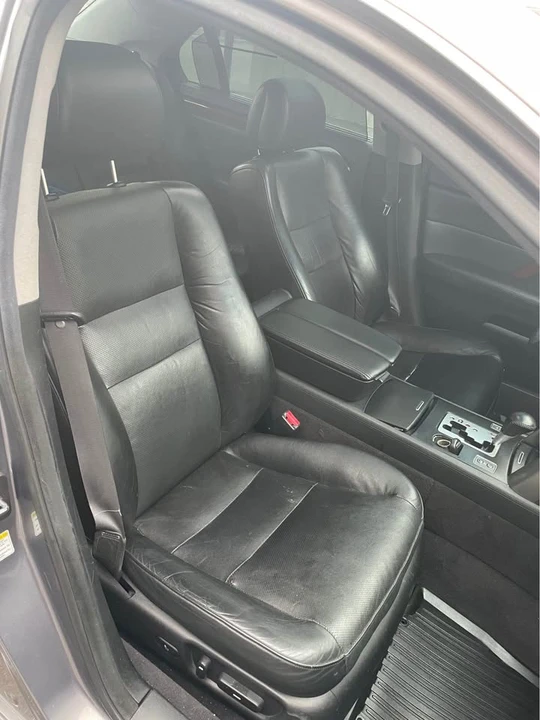 2005 Acura RL 2nd Gen - Image 11 of 16