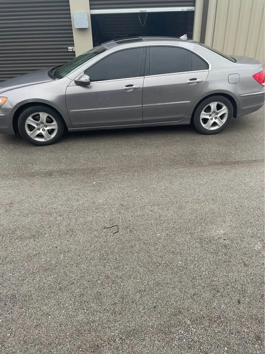 2005 Acura RL 2nd Gen - Image 3 of 16