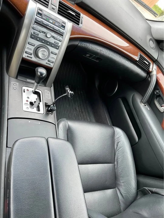 2005 Acura RL 2nd Gen - Image 4 of 6