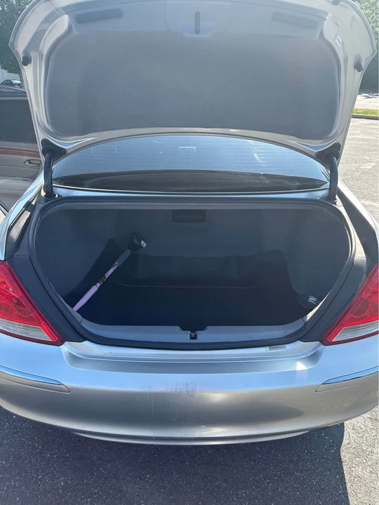 2005 Acura RL 2nd Gen - Image 12 of 12