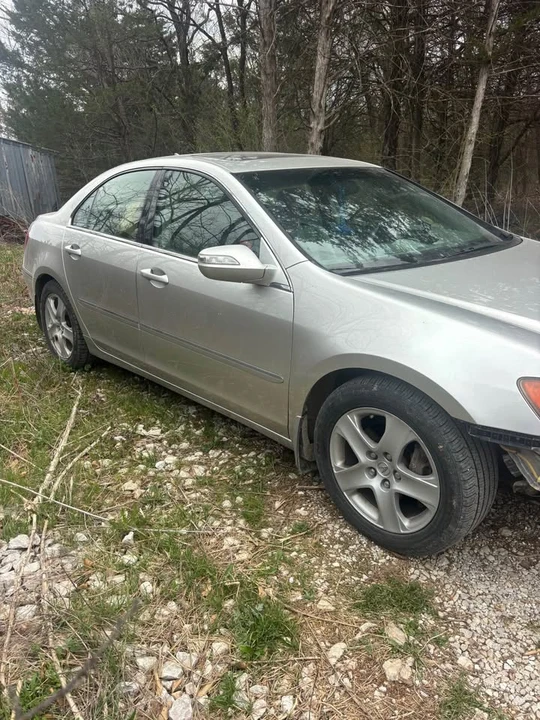 2005 Acura RL 2nd Gen - Image 4 of 9