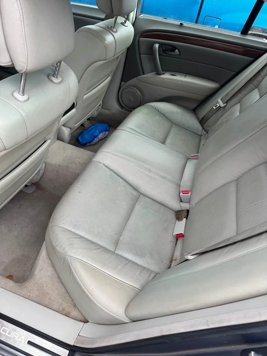 2005 Acura RL 2nd Gen - Image 10 of 13