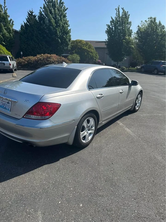 2005 Acura RL 2nd Gen - Image 10 of 12