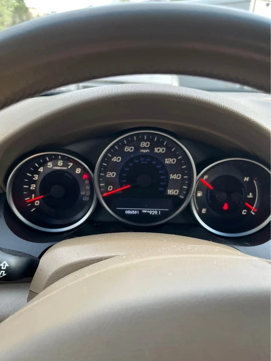 2005 Acura RL 2nd Gen - Image 13 of 18