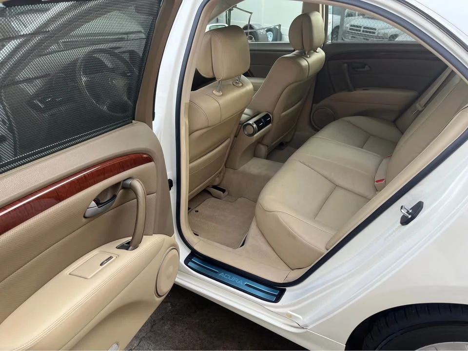 2005 Acura RL 2nd Gen - Image 9 of 18
