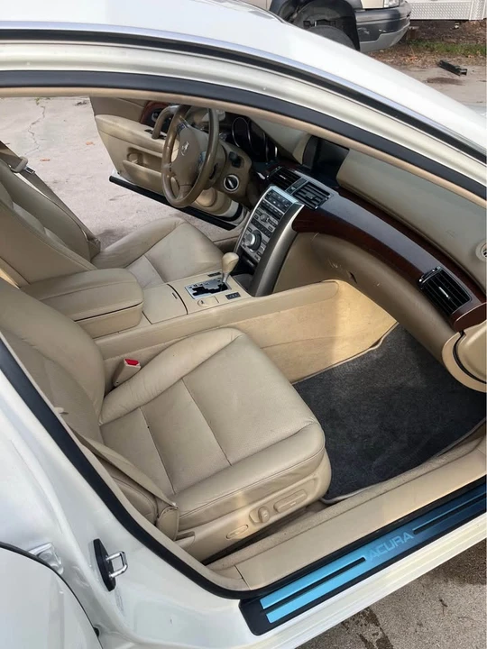 2005 Acura RL 2nd Gen - Image 6 of 18