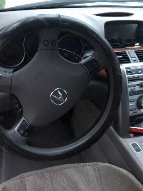 2005 Acura RL 2nd Gen - Image 8 of 11