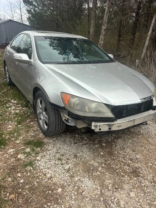 2005 Acura RL 2nd Gen - Image 5 of 9