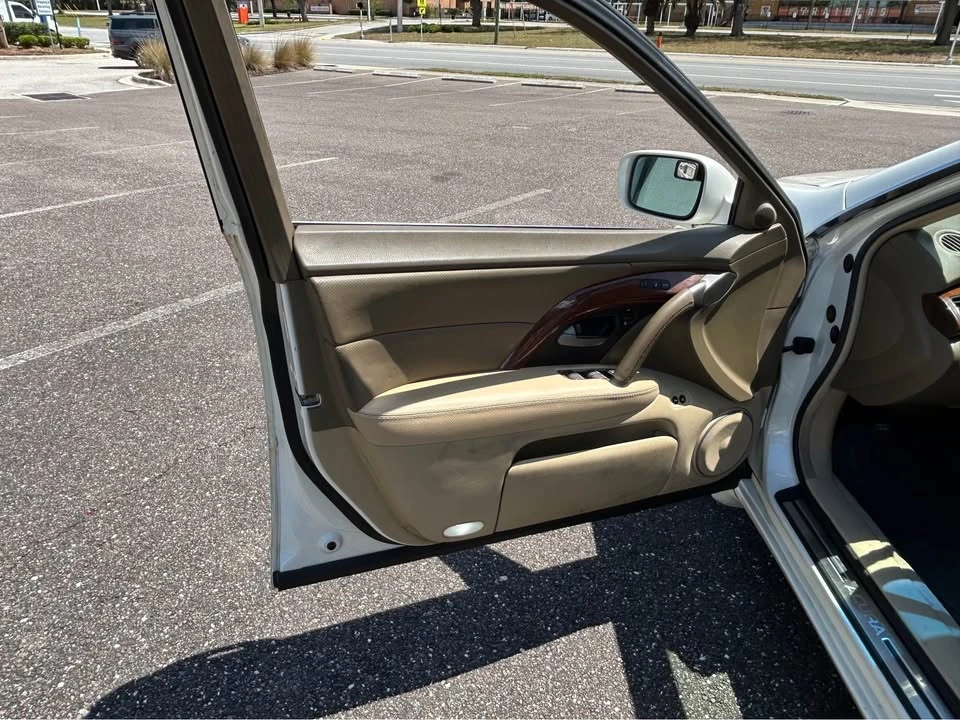 2005 Acura RL 2nd Gen - Image 11 of 13