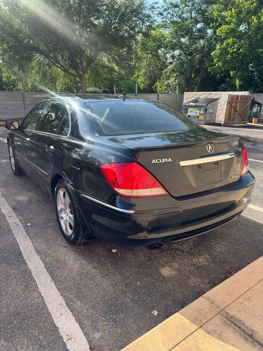 2005 Acura RL 2nd Gen - Image 5 of 12