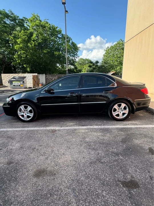 2005 Acura RL 2nd Gen - Image 6 of 12
