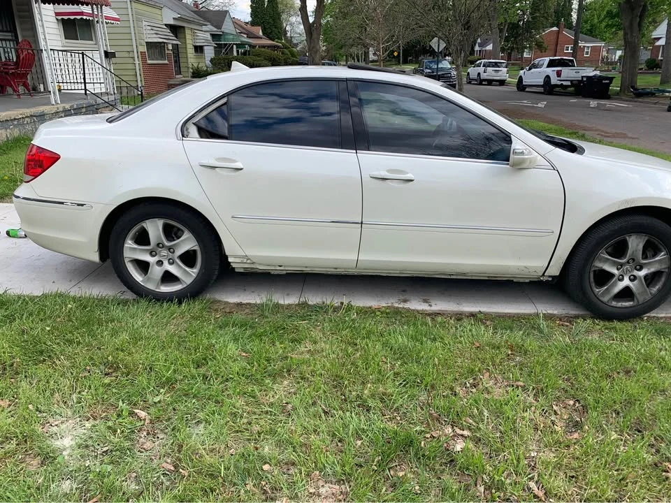2005 Acura RL 2nd Gen - Image 2 of 6