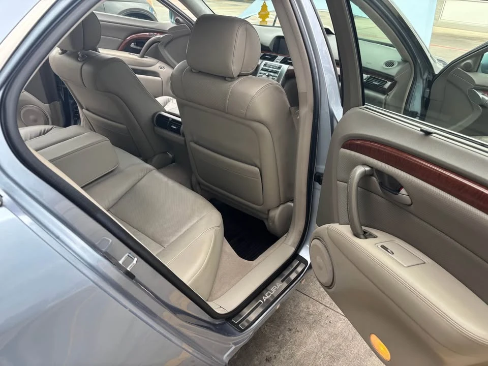 2005 Acura RL 2nd Gen - Image 9 of 20